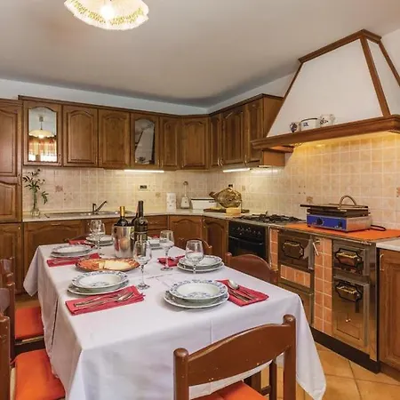 Villa Spacious With Private Pool In Brest Pod Uckom *