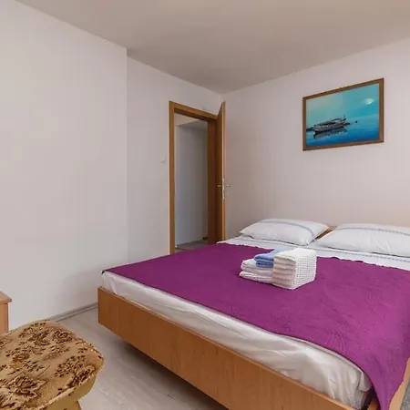Villa Spacious With Private Pool In Brest Pod Uckom
