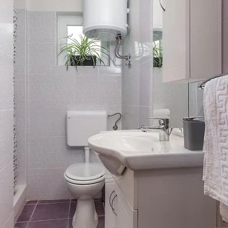 Spacious With Private Pool In Brest Pod Uckom * Lupoglav (Istria)