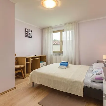 Spacious With Private Pool In Brest Pod Uckom Villa *