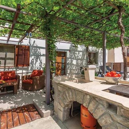 Spacious With Private Pool In Brest Pod Uckom Villa