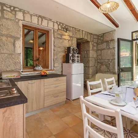 Spacious With Private Pool In Brest Pod Uckom Villa