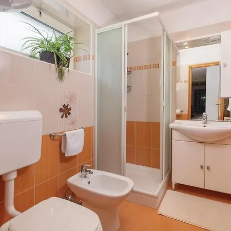 Villa Spacious With Private Pool In Brest Pod Uckom *